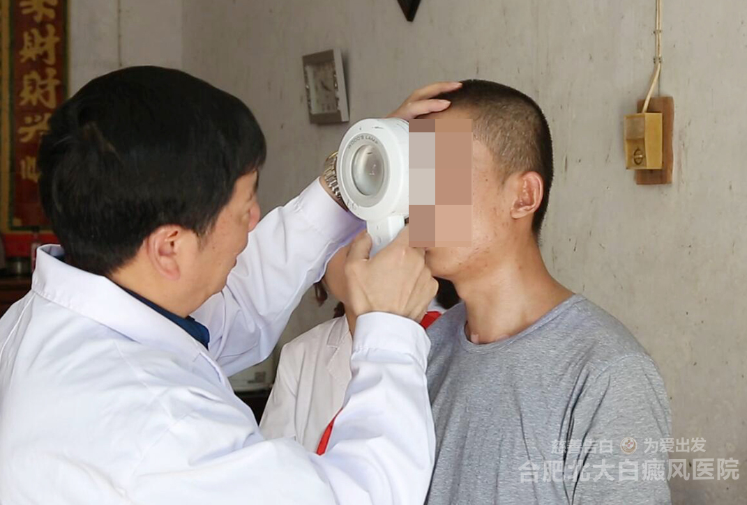 北大慈善告白援助隊走進六安霍邱縣援助紀實